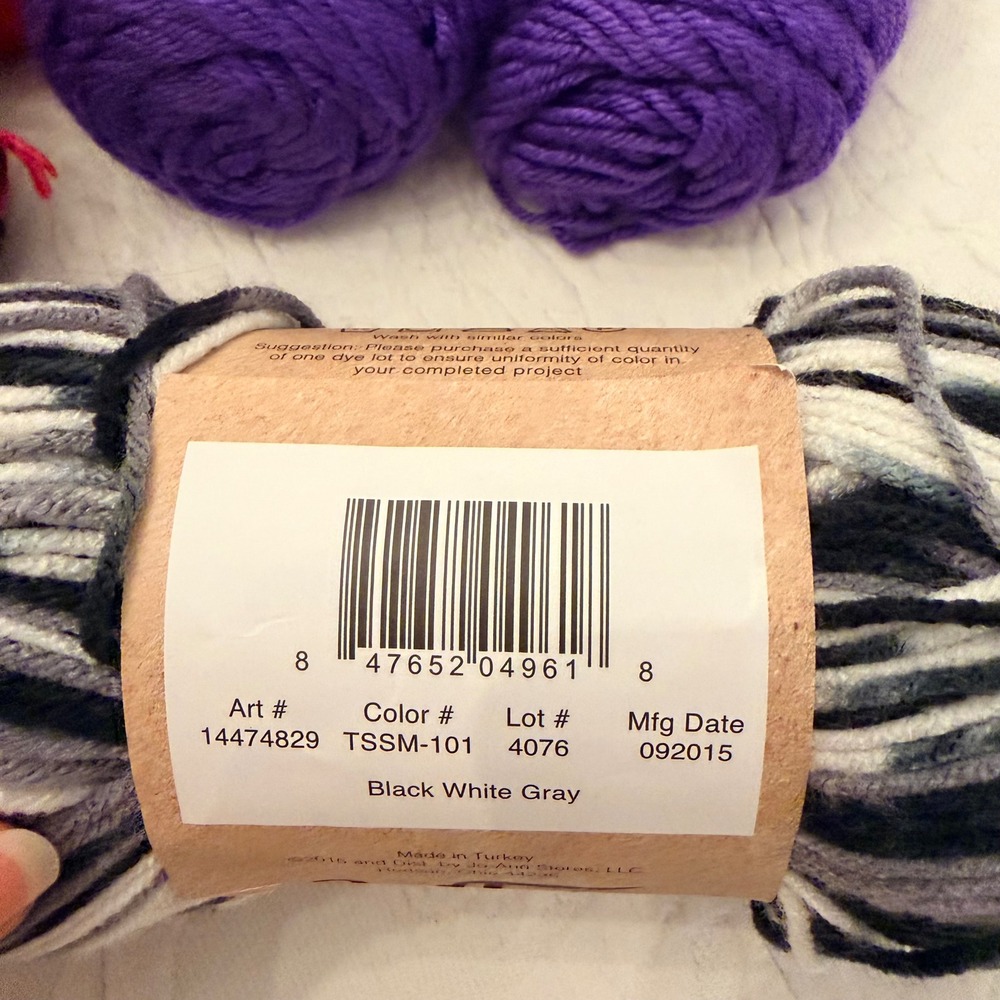 Mixed Yarn Lot Red Heart Big Twist I Love This Yarn Acrylic Worsted 10 Skeins - Picture 3 of 14